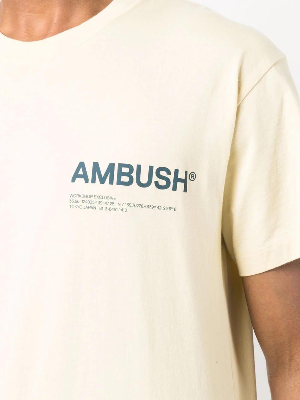 Imagem de: Camiseta AMBUSH Amarela com Logo