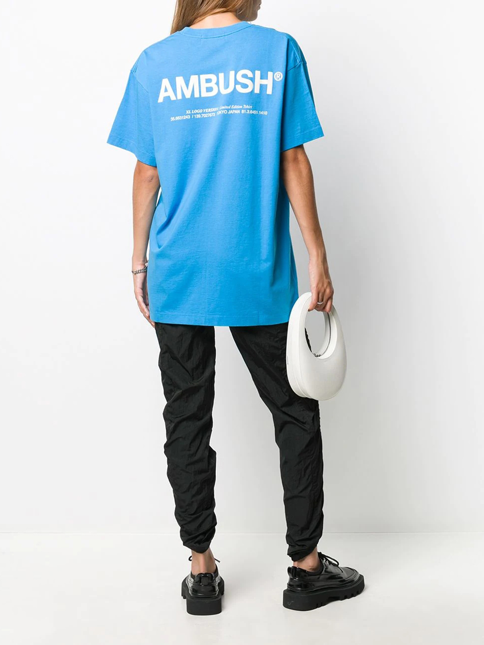 Imagem de: Camiseta AMBUSH Azul com Estampa Posterior