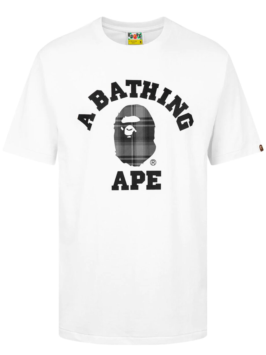 Imagem de: Camiseta BAPE Branca com Logo Central