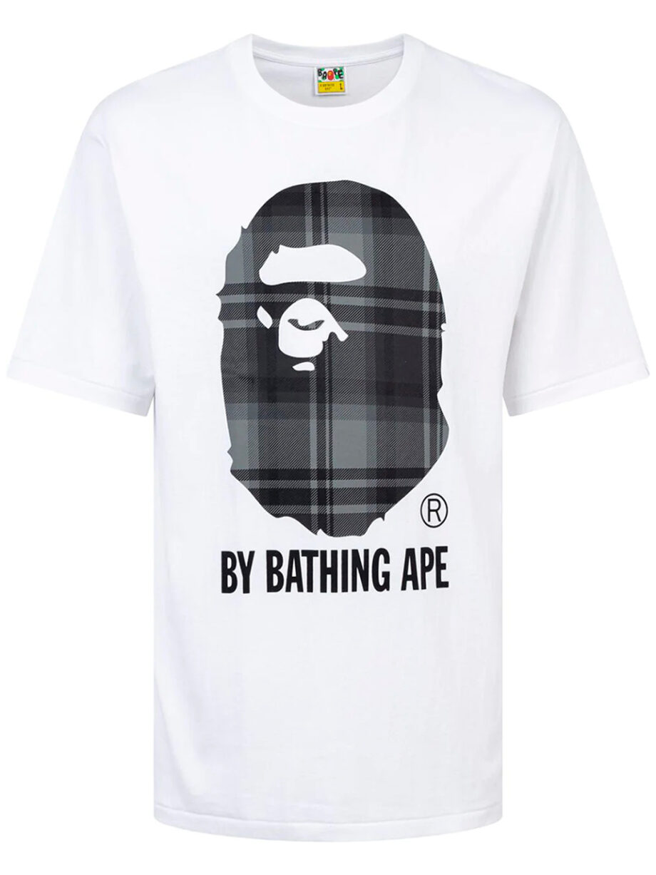 Imagem de: Camiseta BAPE Branca com Logo Central Grande