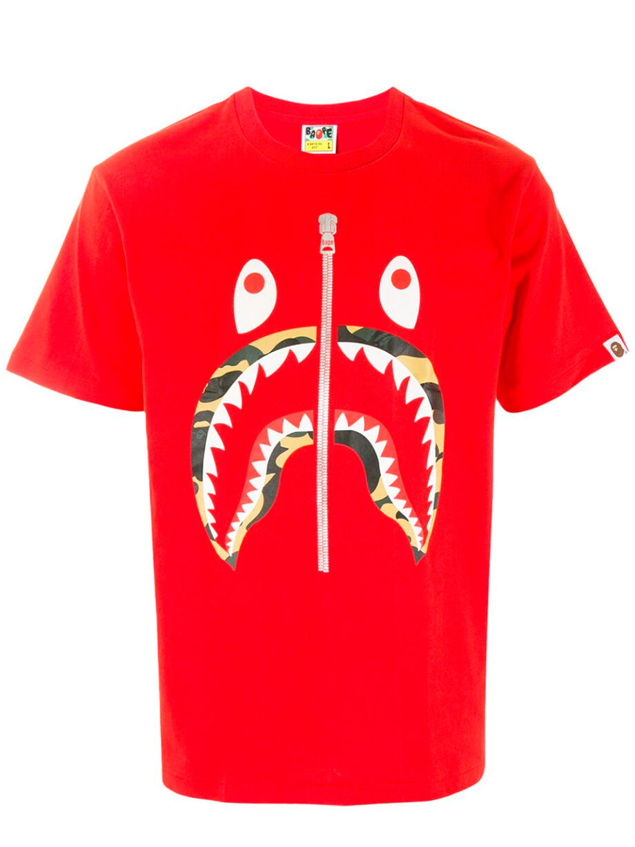 Imagem de: Camiseta BAPE Camo Shark Vermelha com Estampa