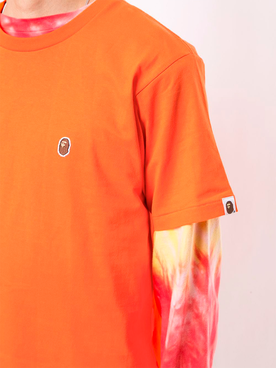 Imagem de: Camiseta BAPE Laranja com Logo Pequeno