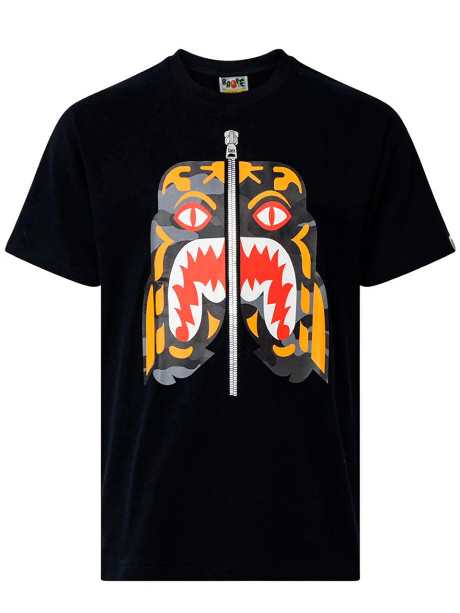 Imagem de: Camiseta BAPE Preta Com Estampa Camo Tiger