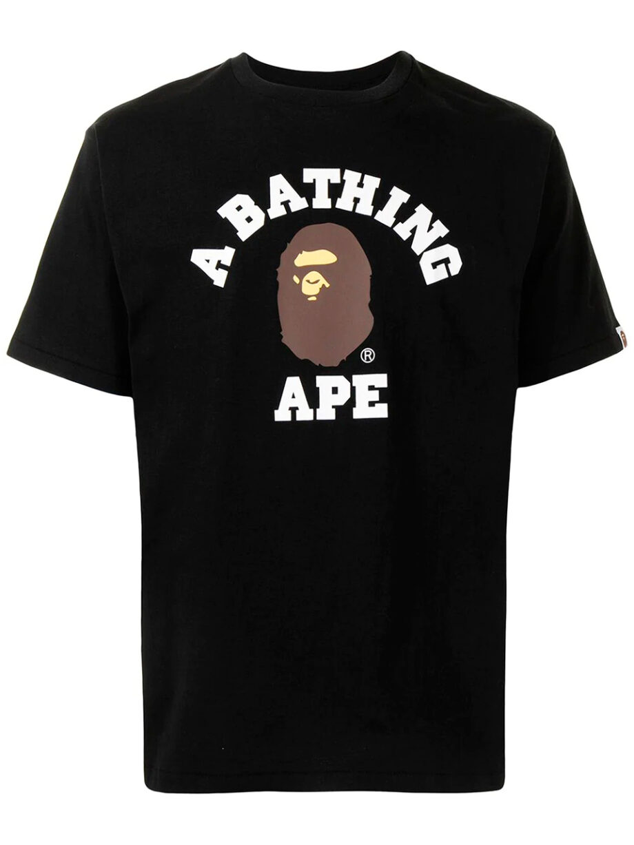 Imagem de: Camiseta BAPE Preta com Estampa Frontal