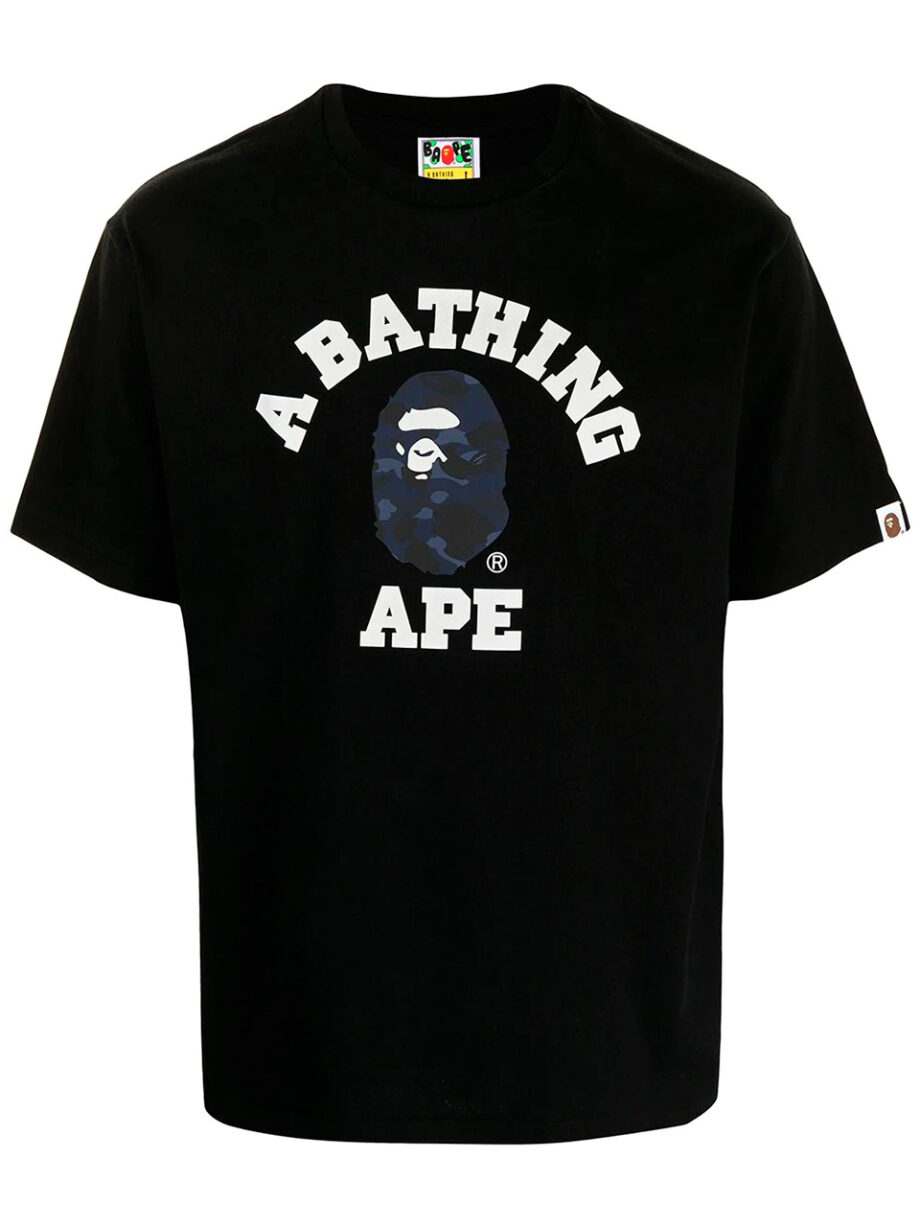 Imagem de: Camiseta BAPE Preta com Logo Azul Camo