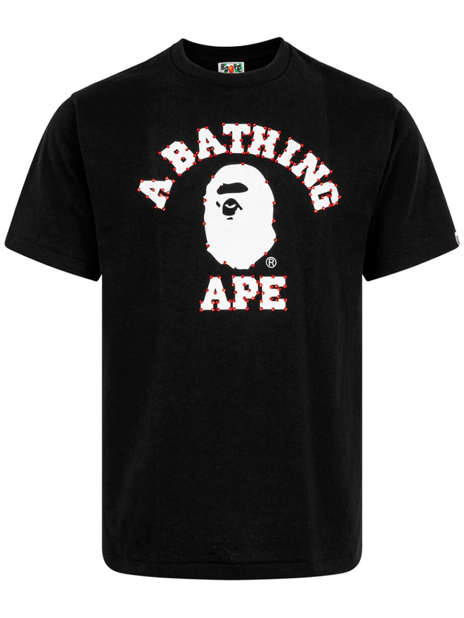 Imagem de: Camiseta BAPE Preta com Logo Cristal Vermelho