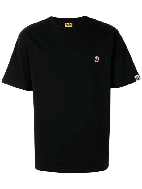 Imagem de: Camiseta BAPE Preta com Logo Pequeno e Bolso