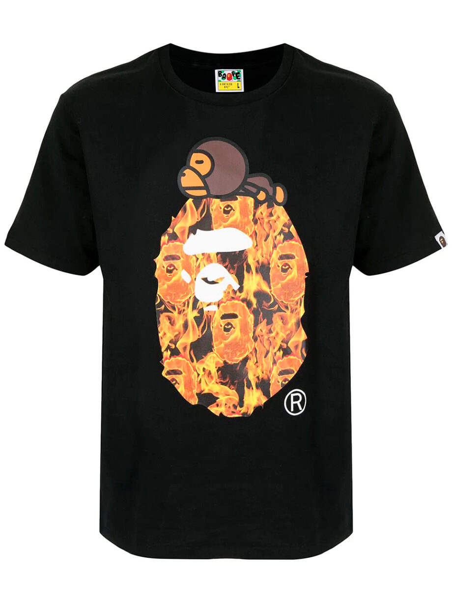 Imagem de: Camiseta BAPE Preta com Logo em Chamas