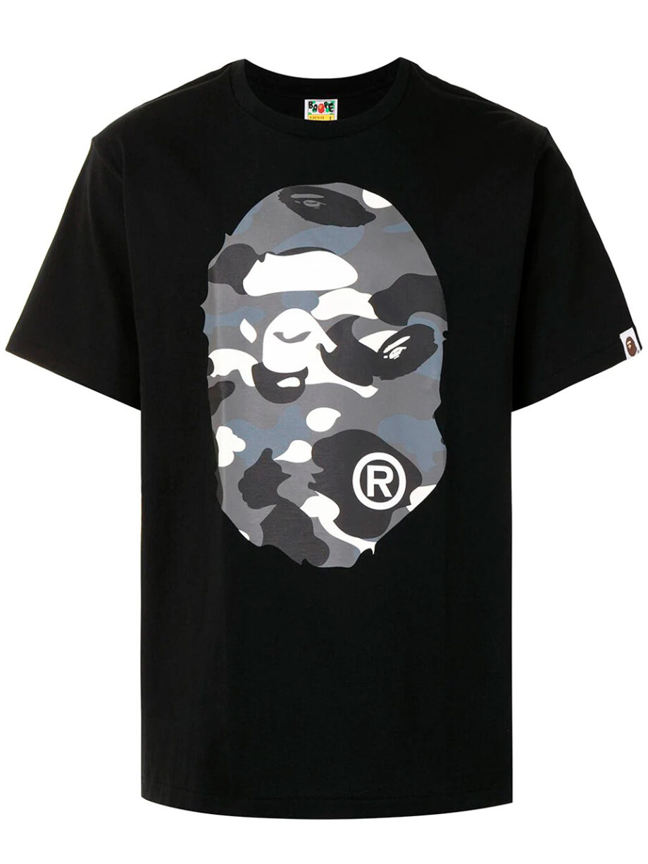 Imagem de: Camiseta BAPE Preta com Logo Grande Camo Cinza