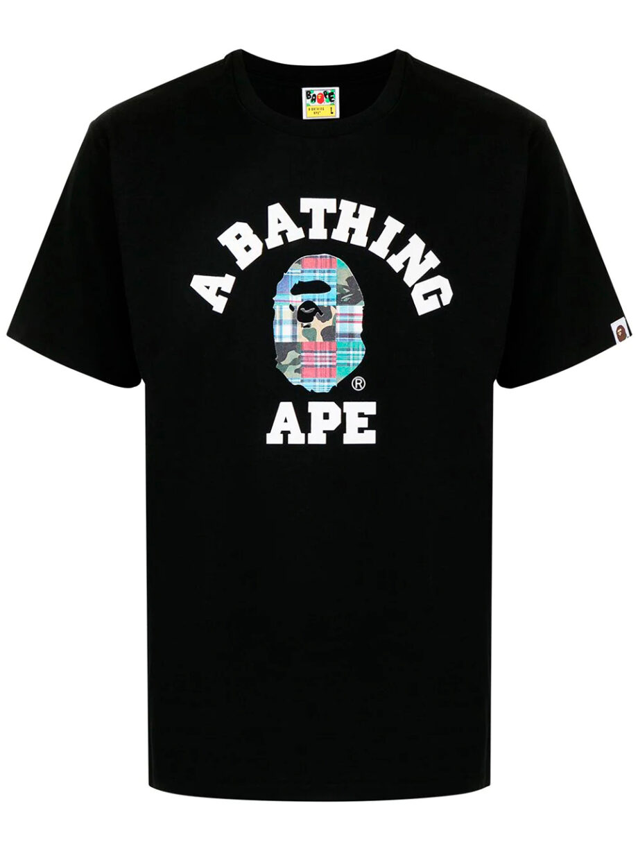 Imagem de: Camiseta BAPE Preta com Logo Retalho
