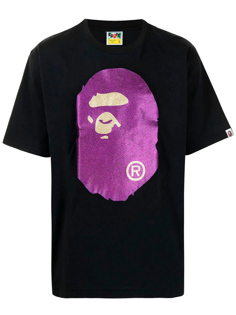 Imagem de: Camiseta BAPE Preta com Logo Roxo Brilhante