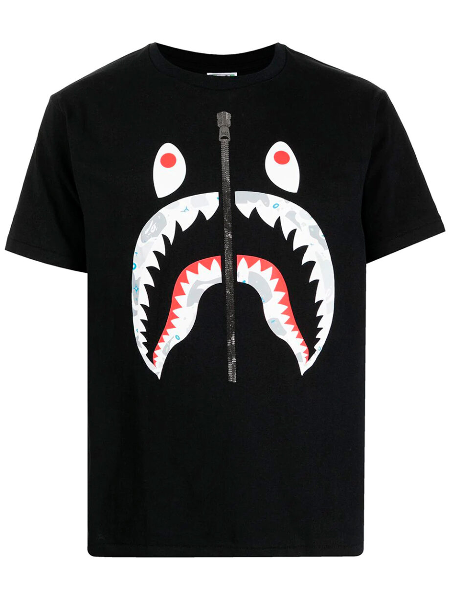 Imagem de: Camiseta BAPE Shark Preta com Estampa Cosmic Camo