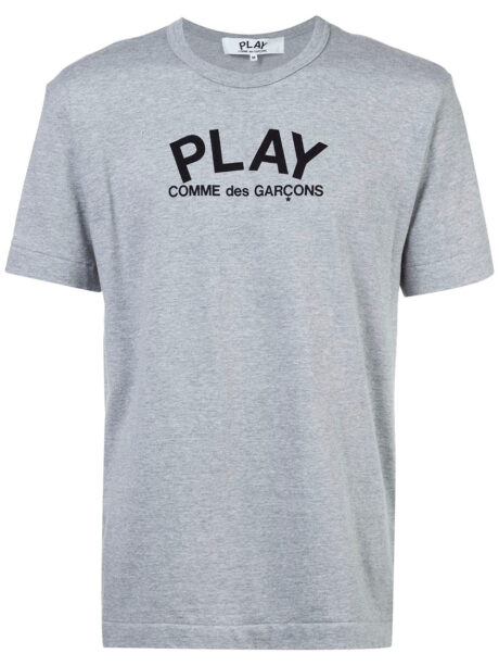 Imagem de: Camiseta Comme Des Garçons Play Cinza com Estampa Posterior
