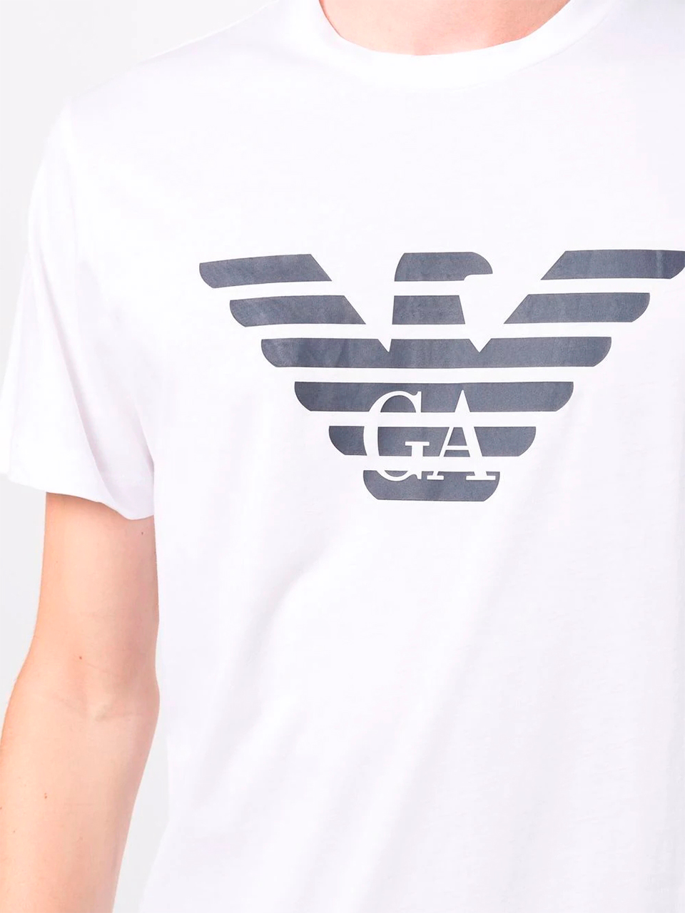 Imagem de: Camiseta Emporio Armani Branca com Estampa