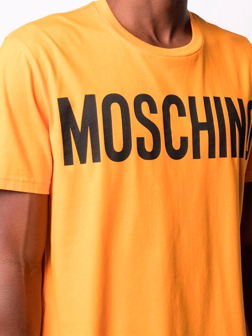 Imagem de: Camiseta Moschino Laranja com Logo Preto