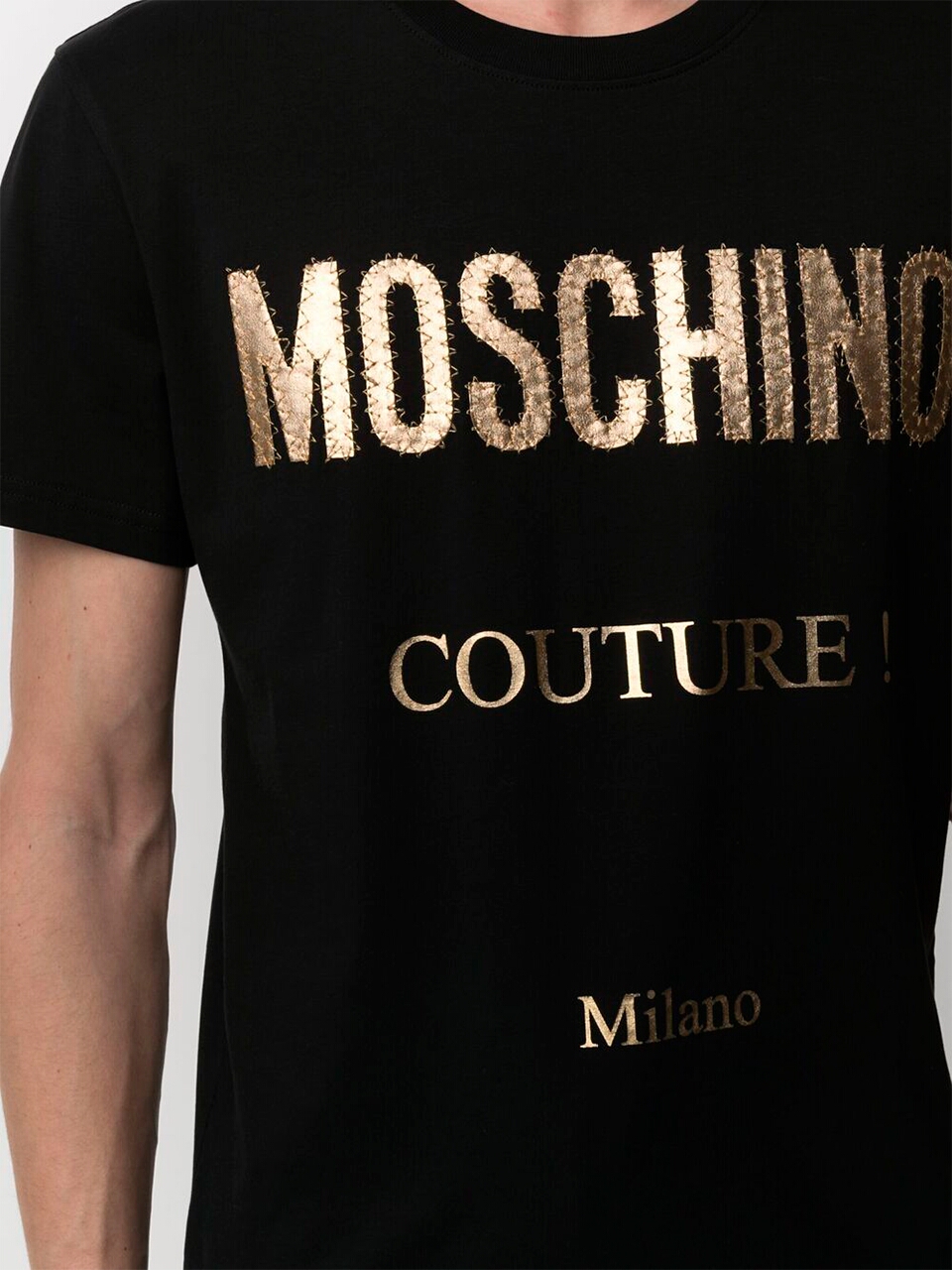 Imagem de: Camiseta Moschino Preta com Logo Couture Dourado