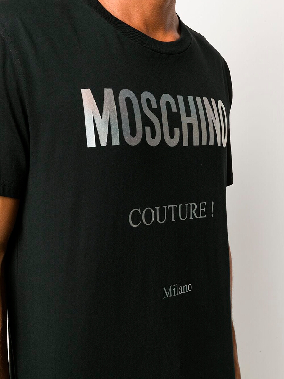 Imagem de: Camiseta Moschino Preta com Logo Couture Metalico