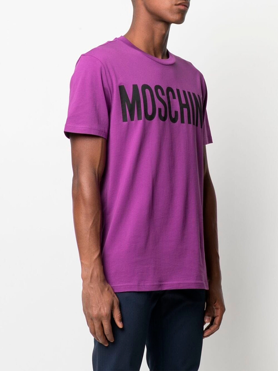 Imagem de: Camiseta Moschino Roxa com Logo Preto