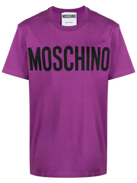 Imagem de: Camiseta Moschino Roxa com Logo Preto
