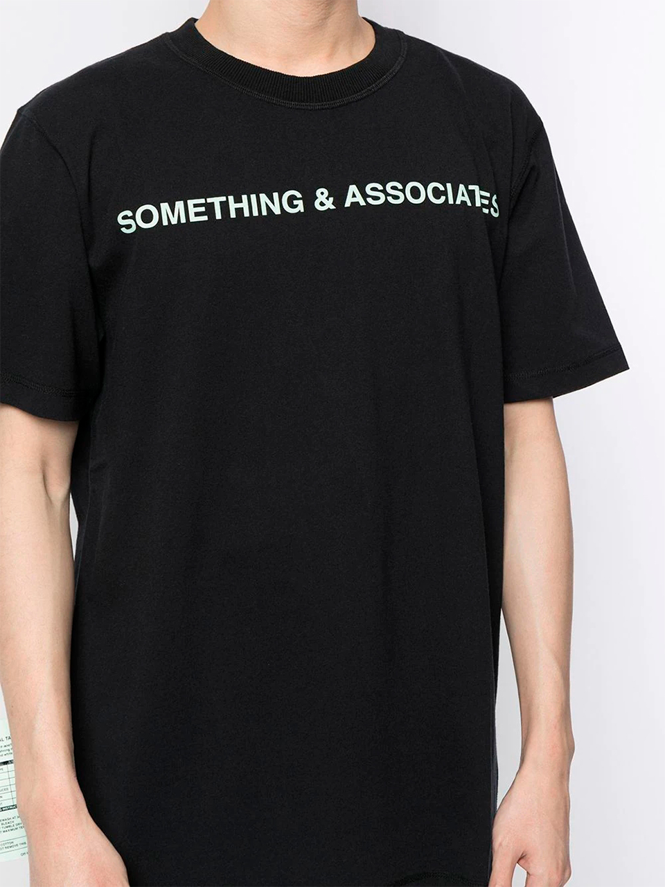 Imagem de: Camiseta Off-White Something & Associates Preta