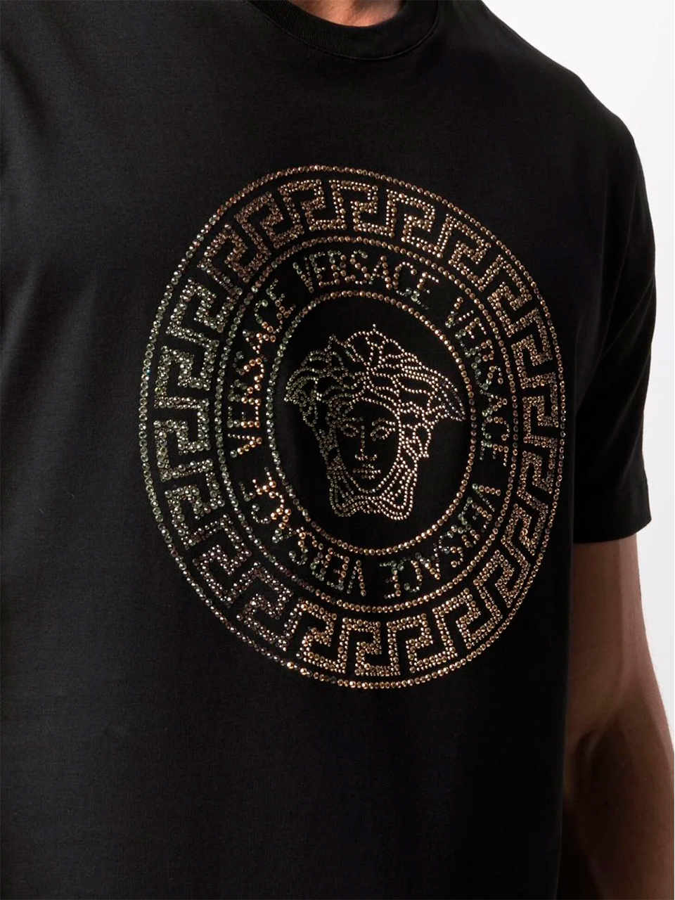 Imagem de: Camiseta Versace Preta com Estampa Medusa Cristais