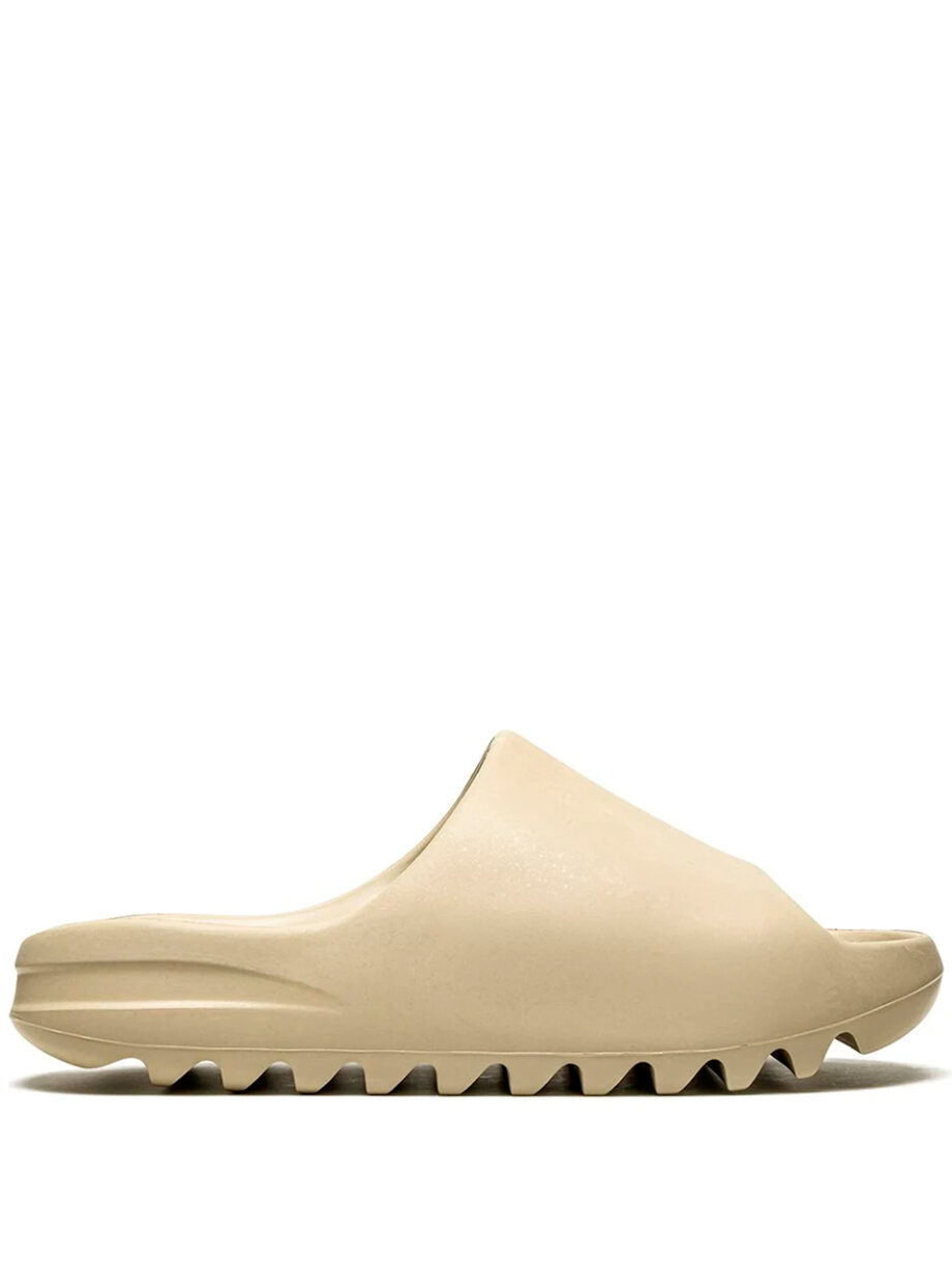 Imagem de: Chinelo Adidas Yeezy Slide Pure