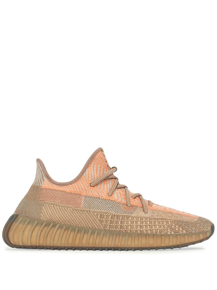 Imagem de: Tênis Adidas Yeezy Boost 350 V2 Marrom