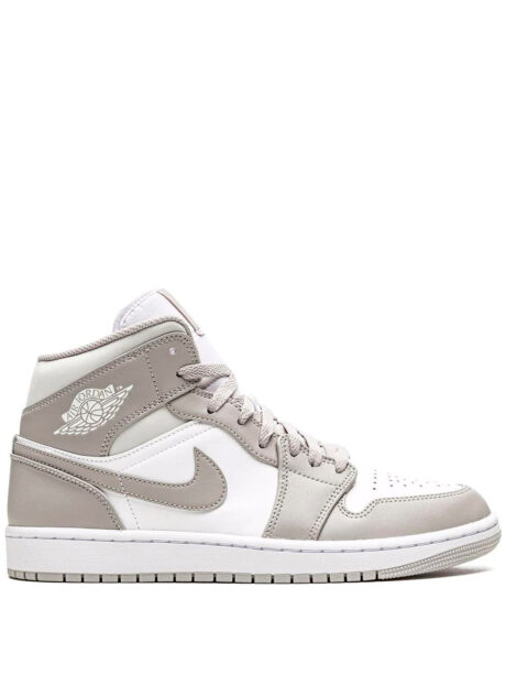 Imagem de: Tênis Nike Air Jordan 1 Mid Branco