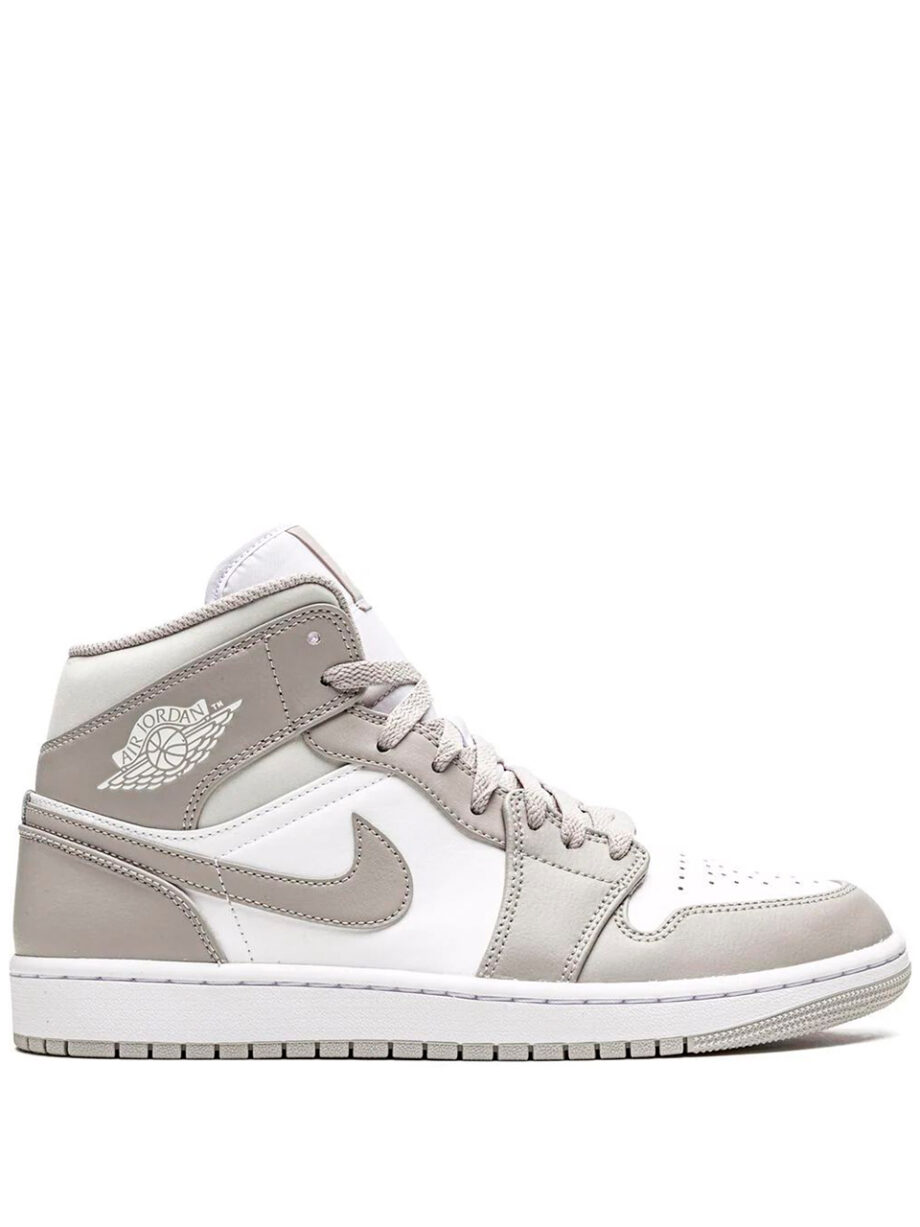 Imagem de: Tênis Nike Air Jordan 1 Mid Branco