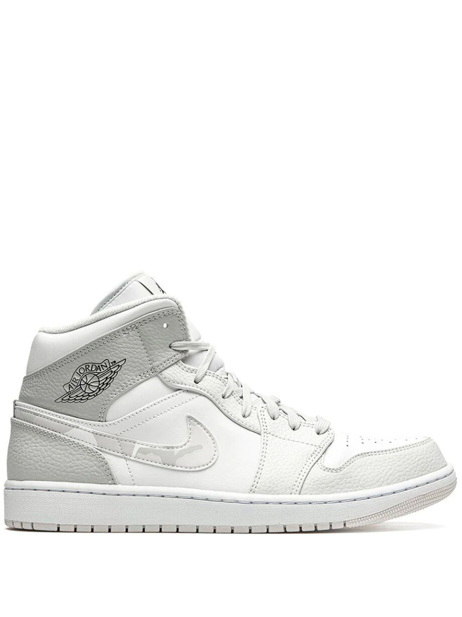 Imagem de: Tênis Nike Air Jordan 1 Mid Branco Camo