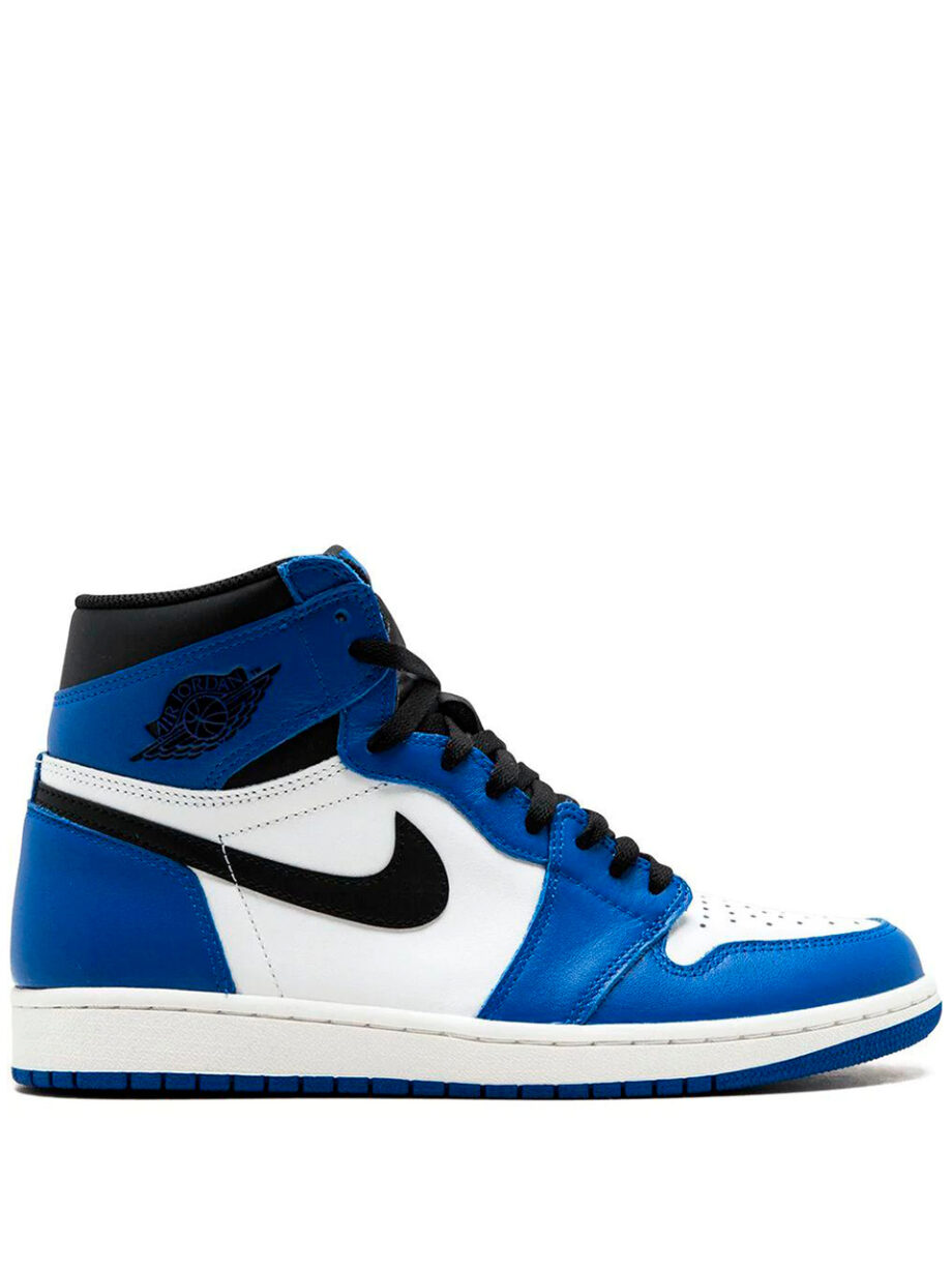 Imagem de: Tênis Nike Air Jordan 1 Retro High OG Azul e Branco